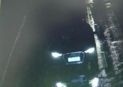 奇葩！西安男子1副假車牌套7輛車，竟是為了省停車費！